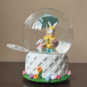 Bunny Boulevard Musical Snowglobe New Easter Eggs Basket Bunny In Raincoat